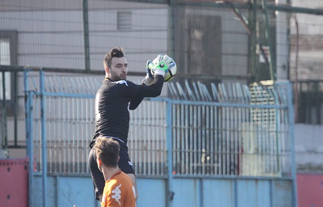 Davutpaşaspor kalecisi ile yeniden anlaştı