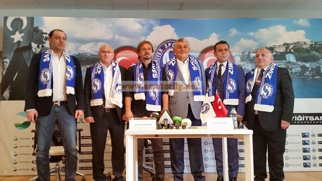 Ayhan Akman Sarıyer’e imzayı attı