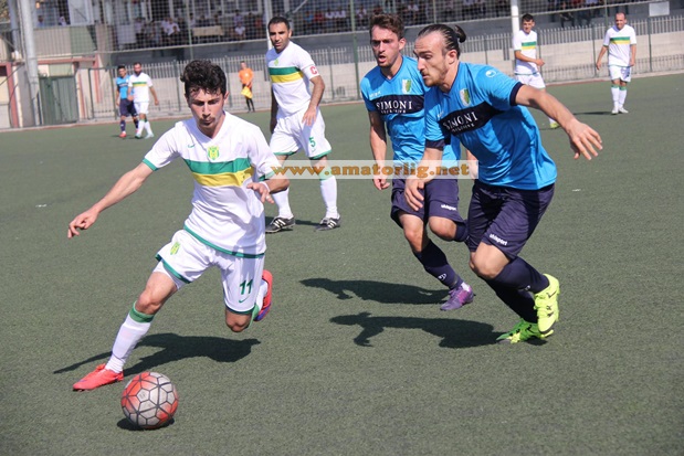 Zara Ekinli evinde boş geçmiyor