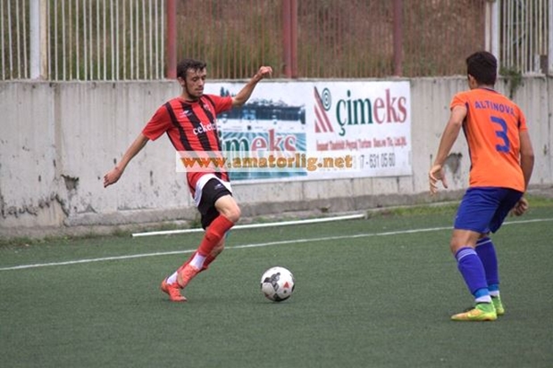 Hendek Akovaspor genç sağ beki kaptı