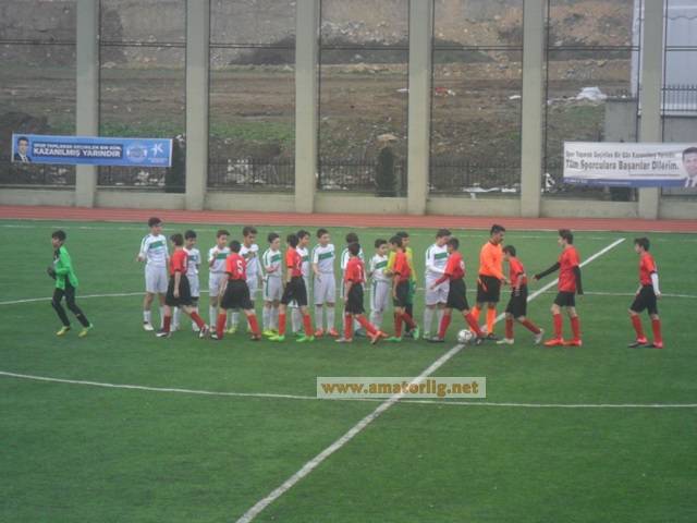 8 gollü maçın galibi Okmeydanı Fetihspor