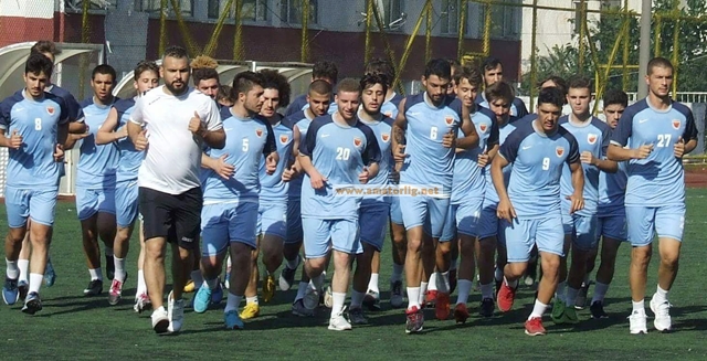 Gaziosmanpaşaspor sahaya indi