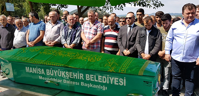 7 yaşındaki minik futbolcu toprağa verildi