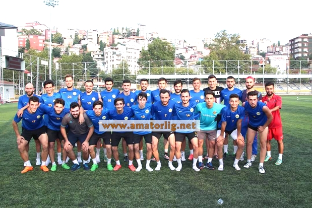 Çıksalınspor aşırı sıcağa rağmen durmuyor