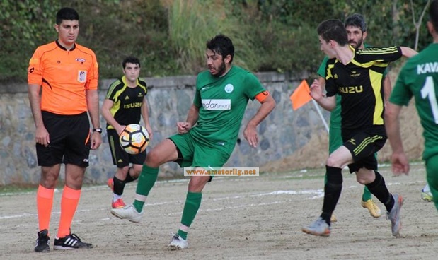 Kavacıkspor galibiyetini liderlikle ‘Taç’landırdı