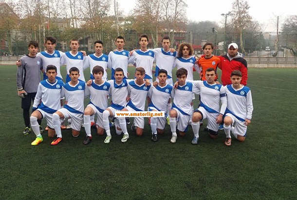 Sarıyer Belediyespor liderliği bırakmadı