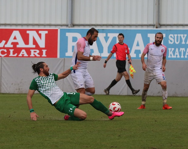 Halide Edip Adıvarspor galibiyetle başladı