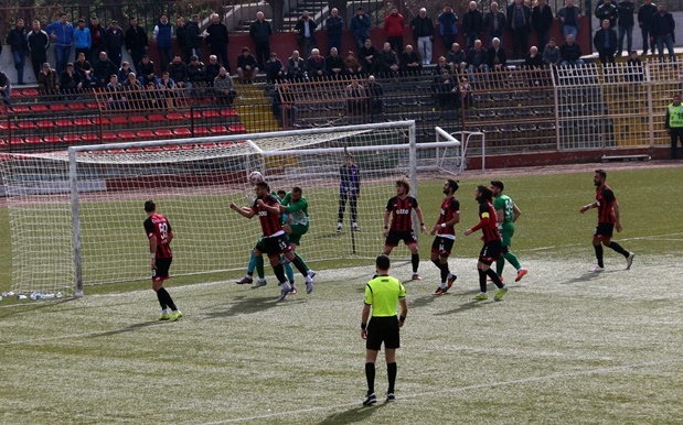 Karagümrükspor sahasında takıldı