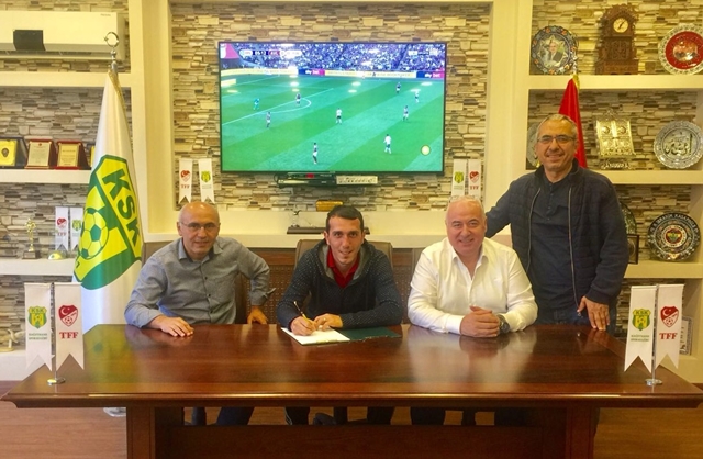 Kağıthanespor’dan iki imza birden