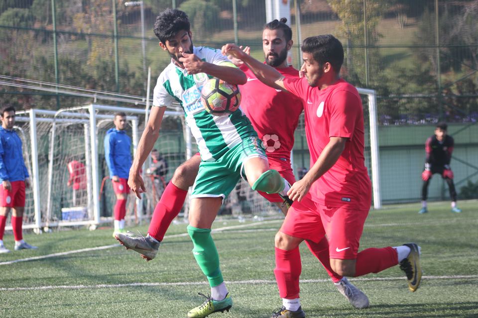 Dikilitaşspor-Ataşehir Çamolukspor maçında gol yok