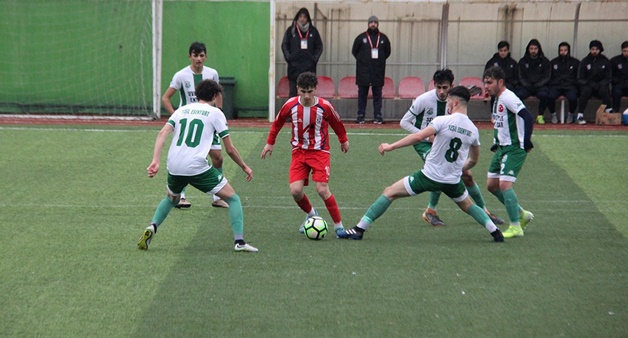 Alt sıraları yakından ilgilendiren maç Yeşil Esenyurtspor’un