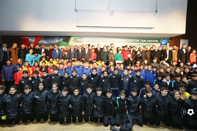 Eyüpsultan Belediyesinden amatör kulüplere destek