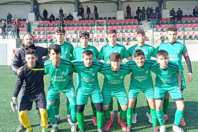 Batı Ataşehir liderliği devam ettirdi