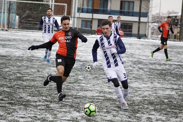 Gazi Mahallesispor liderlik koltuğuna oturdu