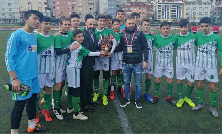 İlk yenilgisini alan Esenlerspor şampiyon oldu