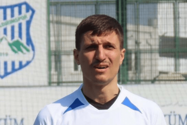 Futbolcu baba oğlunu boğarak öldürdü