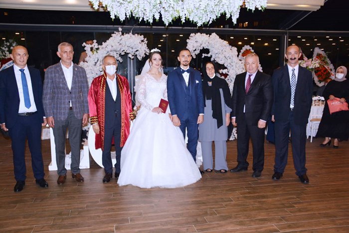 Siyaset ve spor dünyasını buluşturan düğün