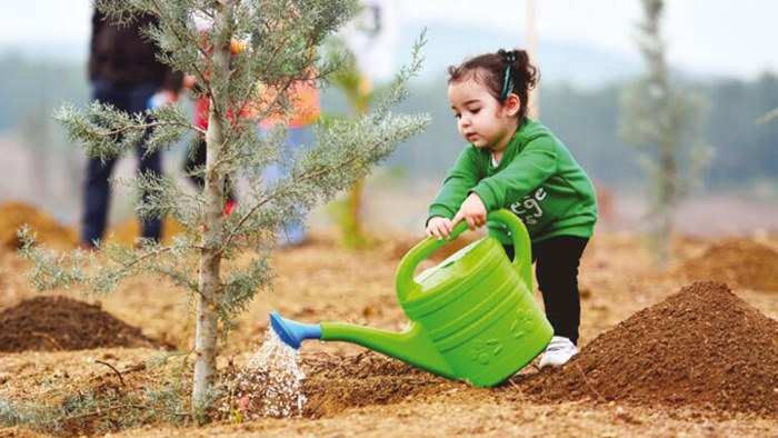 Amatör futbolculardan Hatay için fidan kampanyası