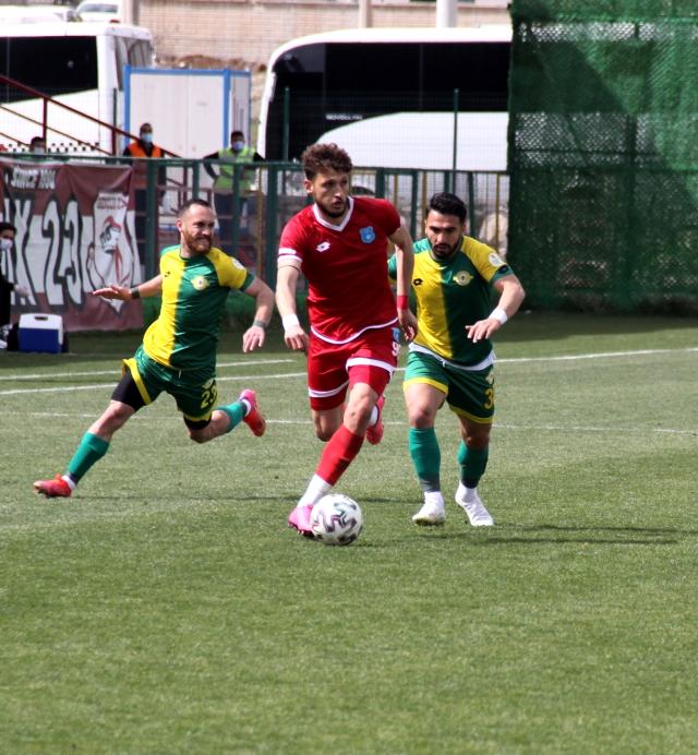 Esenler Erokspor zirve yarışında yara aldı