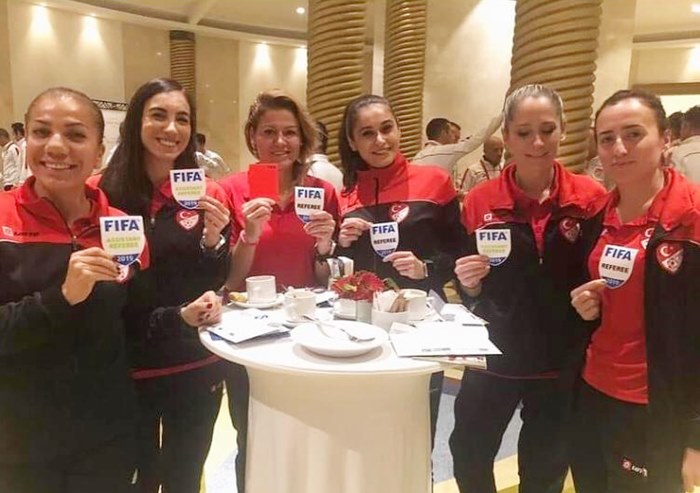 Profesyonel ligde dört maça kadın hakemler atandı