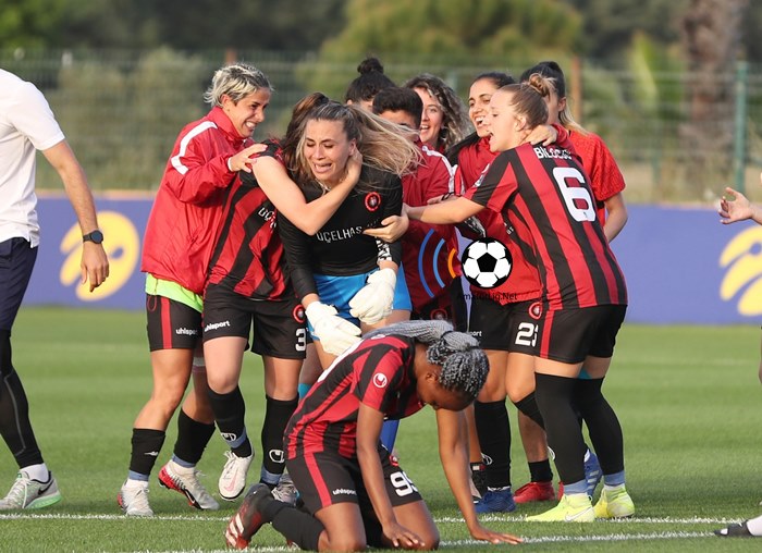 Kaleci Ezgi Vatanspor’u yarı finale taşıdı