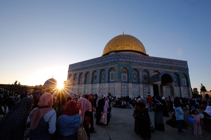 Bayramınızı tebrik ederiz