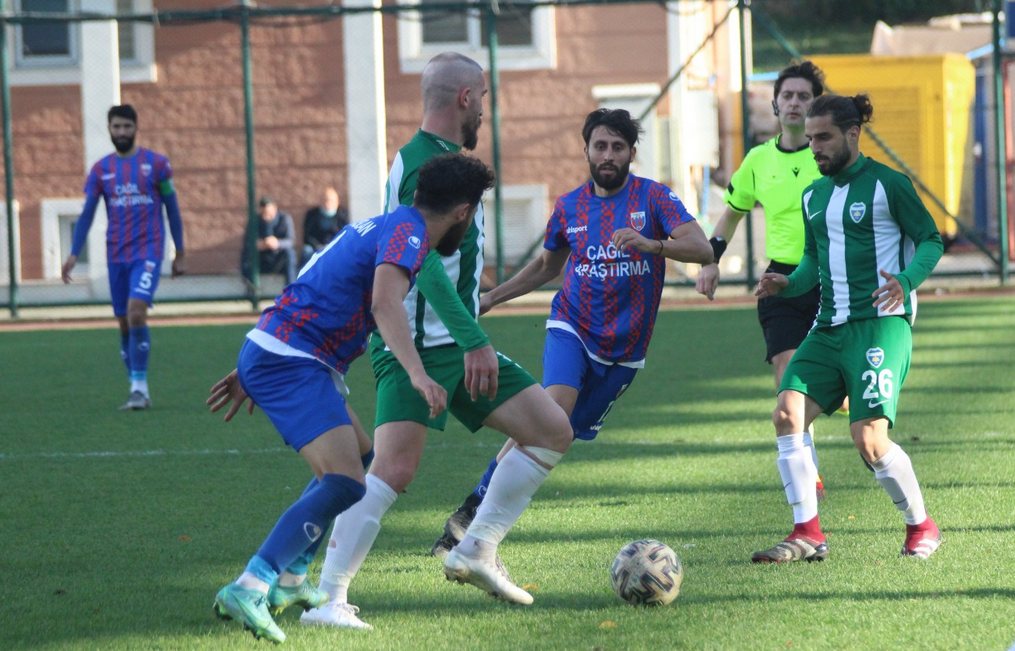 Sultanbeyli Belediye ve Alibeyköyspor puanları paylaştı