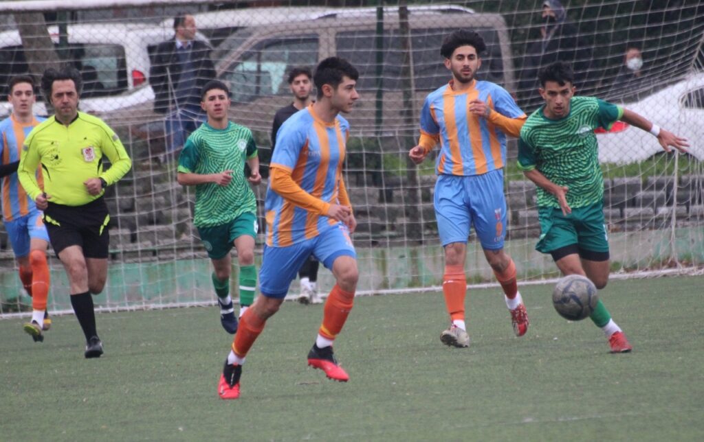 Alibeyköyspor zorlu rakibini yenerek rahatladı