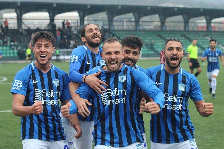 Arnavutköy’ün zirve inadı devam ediyor