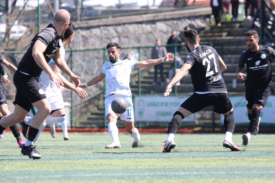 Sapancaspor liderliği ele geçirdi