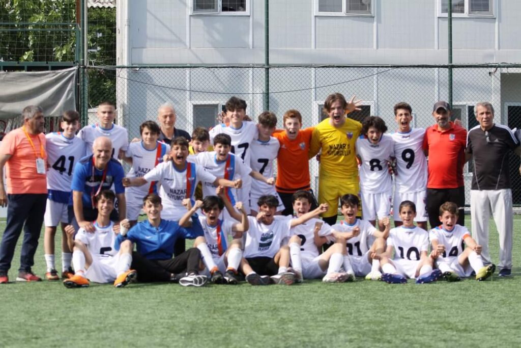 Alibeyköyspor U14 son maçında şampiyonluk biletini kaptı
