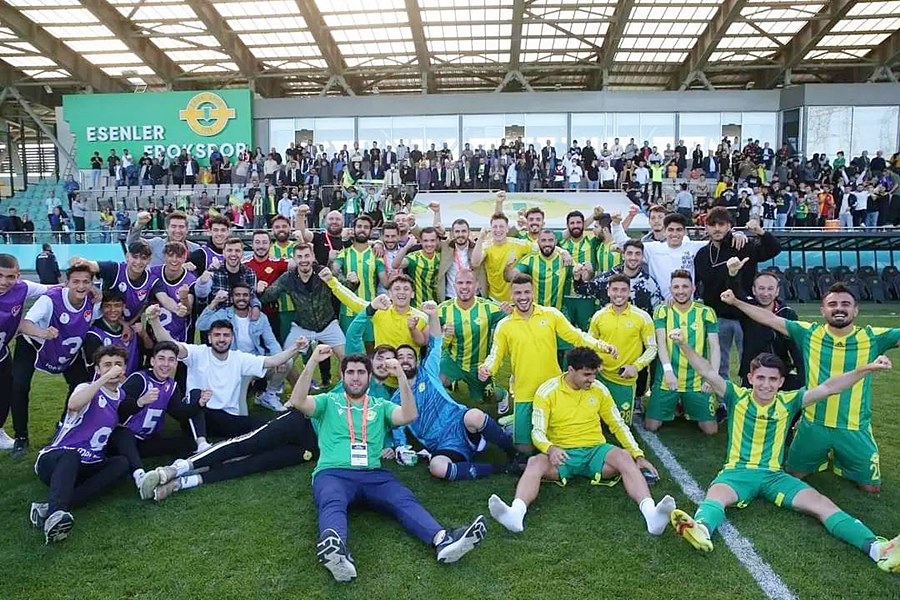 Esenler Erokspor 2. Lige yükseldi