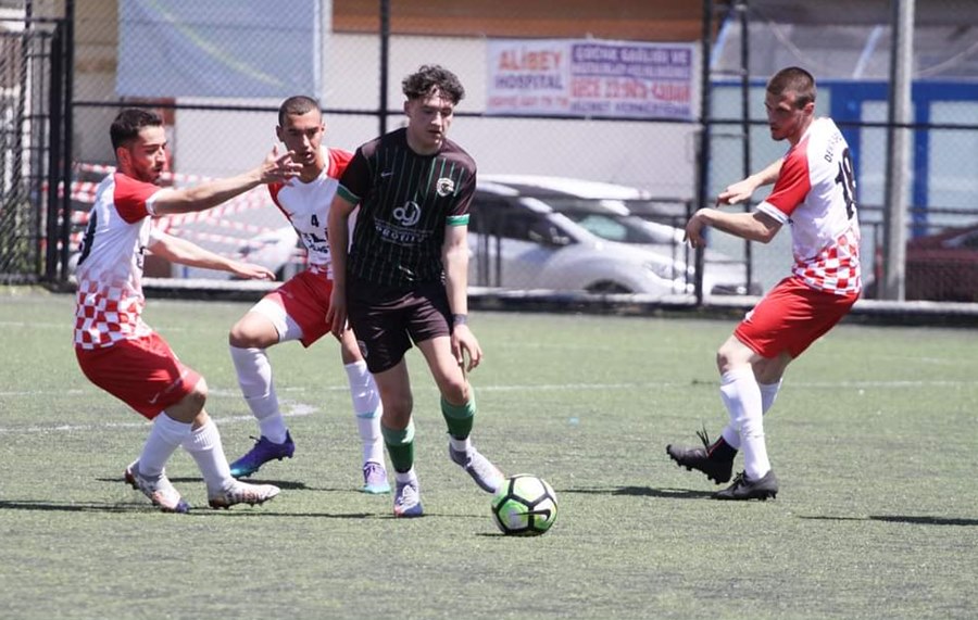 Karadolap-Bayrampaşa Demir maçında golsüz eşitlik