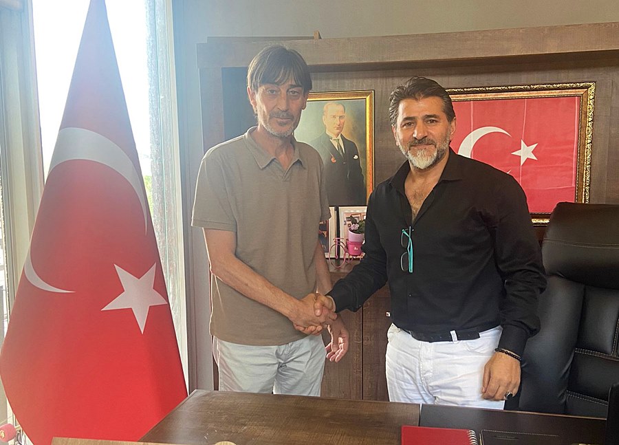 Ortaköy’de Tayfun Hut imzaladı