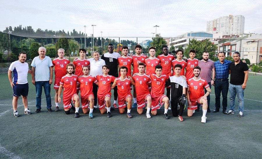 Söğütlüçeşmespor sahaya indi