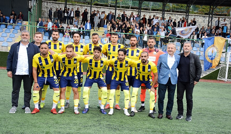 Küçükçekmece Sinopspor ilk maçını üç golle kazandı