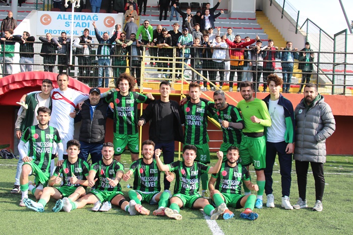 Üsküdar Anadolu beşinci maçını da kazandı