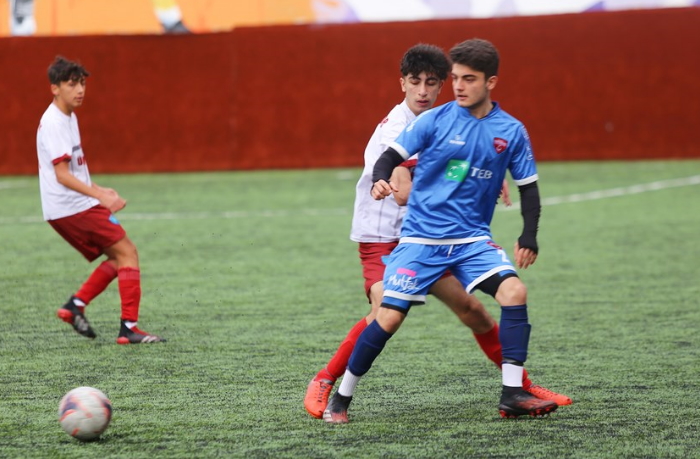 İstanbul Kastamonu bir attı 3 puan aldı