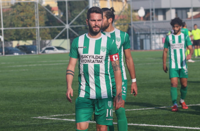İFA’da kaptan takımından ayrıldı