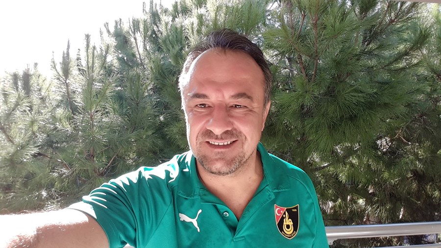 Kaleci Antrenörü Uğur Kurt kurtarılmayı bekliyor