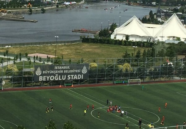 Beyoğlu Stadında ilk Profesyonel maç