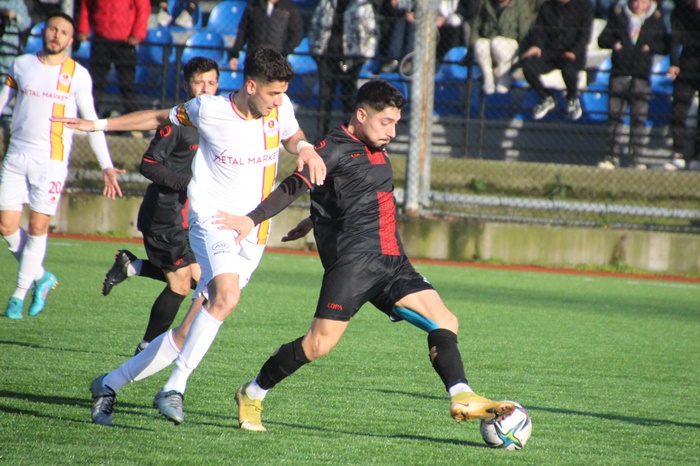 Galata ile Galatasaray Taçspor birbirlerini yediler