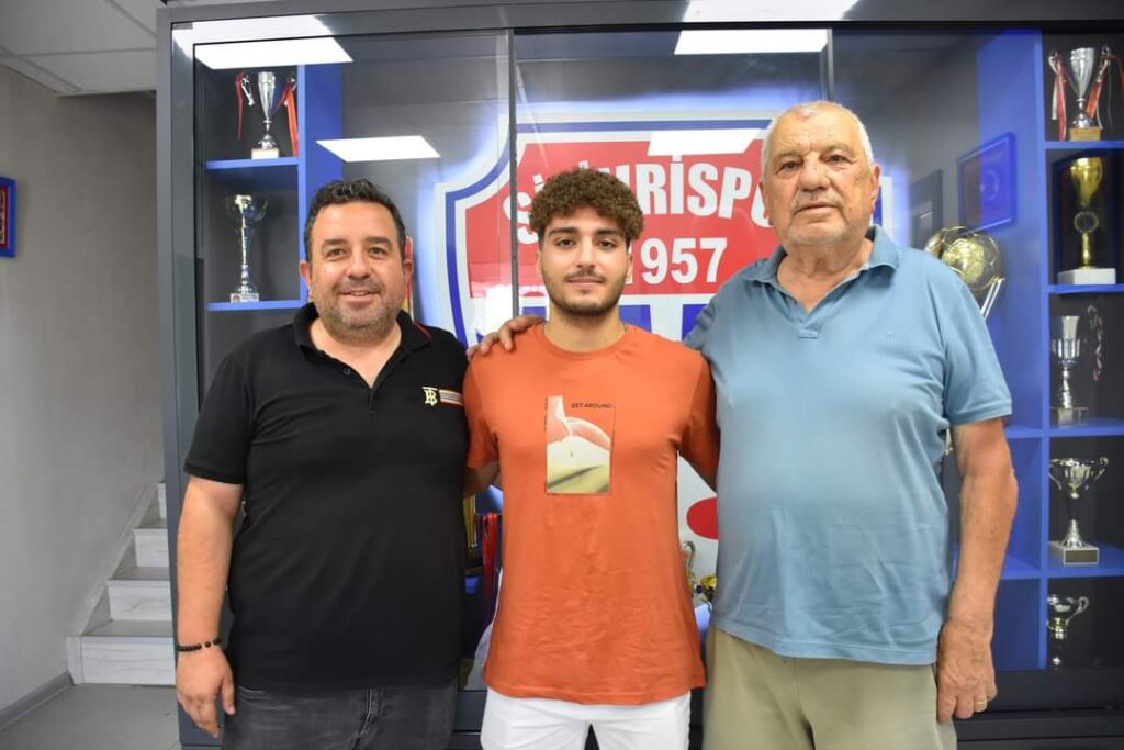 Silivrispor’da Emre Demir imzasını attı