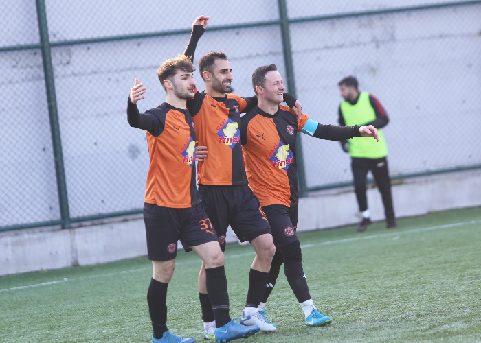 Gazi Mahallesi Küçükköy’ü ikinci yarıda geçti