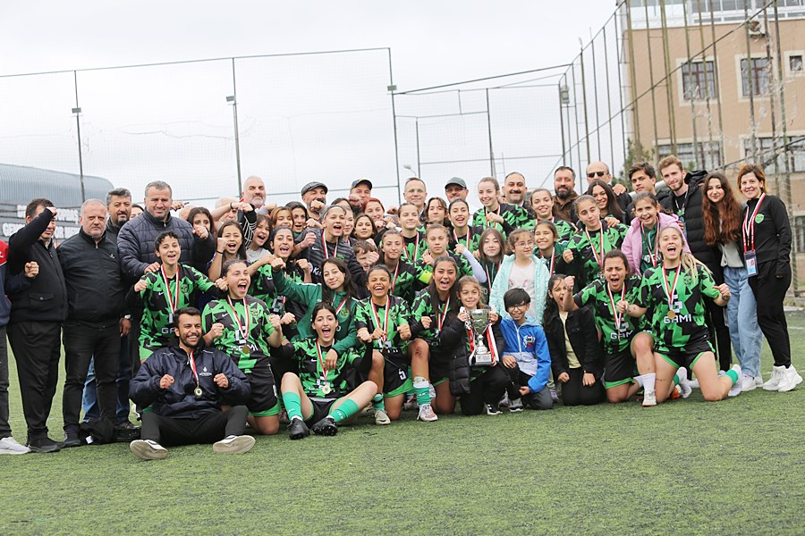 Küçükköyspor 3.Ligde şampiyon oldu