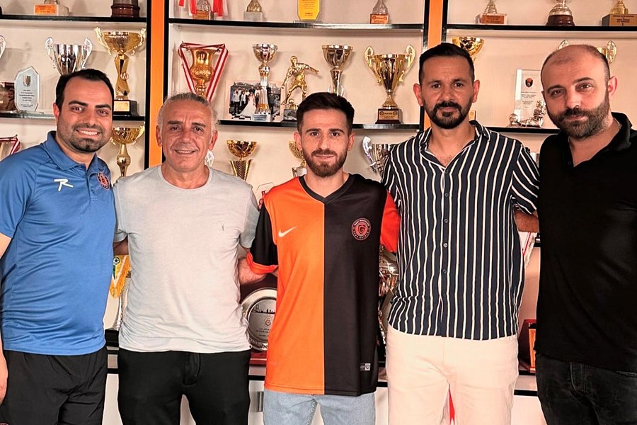 Mehmet Beyazit takımında kaldı