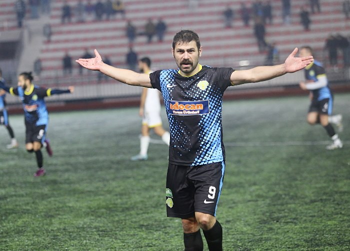 Kartaltepespor’da üç imza birden