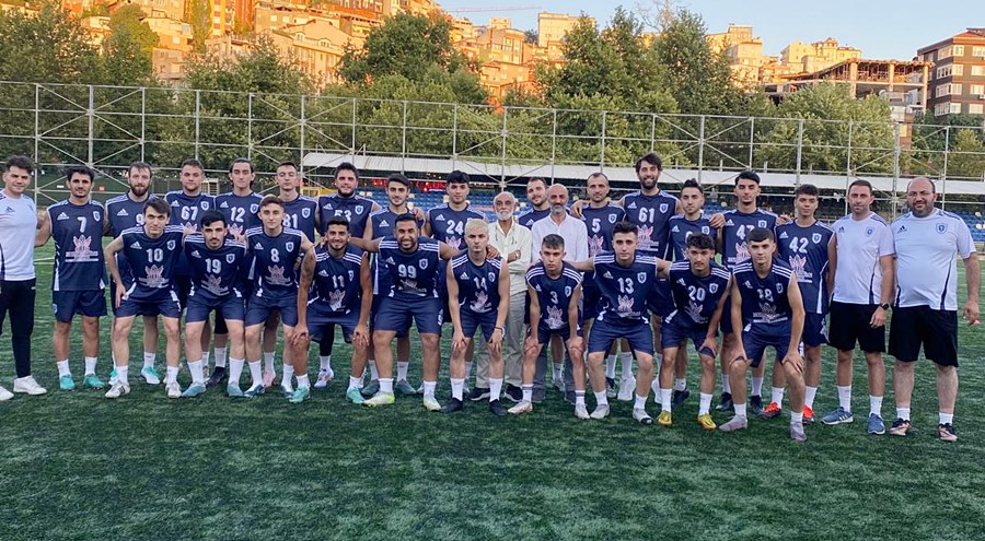 Tophane Tayfunspor sahaya indi