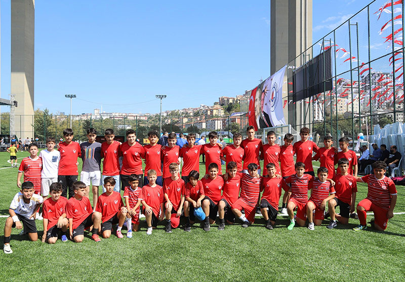 Kâğıthane Belediyesi Sadabad sahası yenilendi