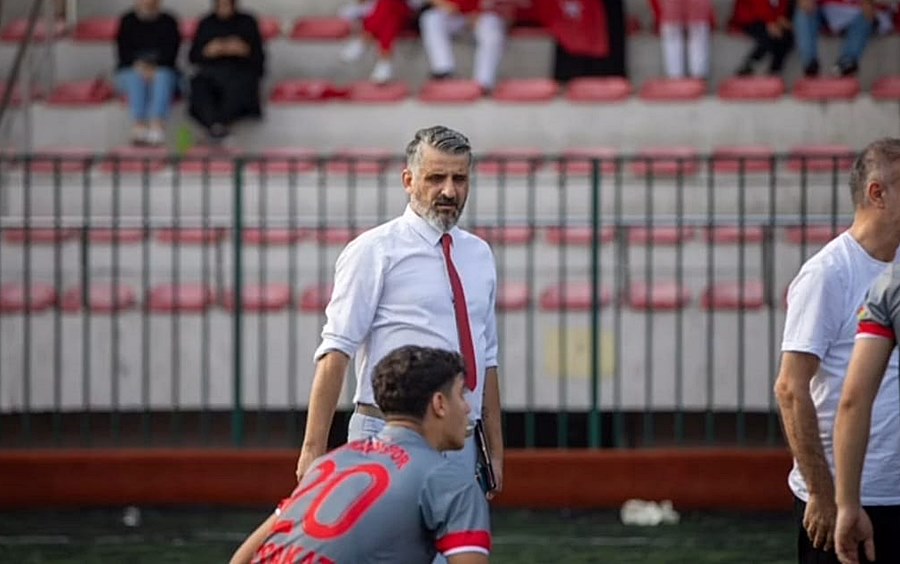 Topkapıspor hocası ile yeniden anlaştı